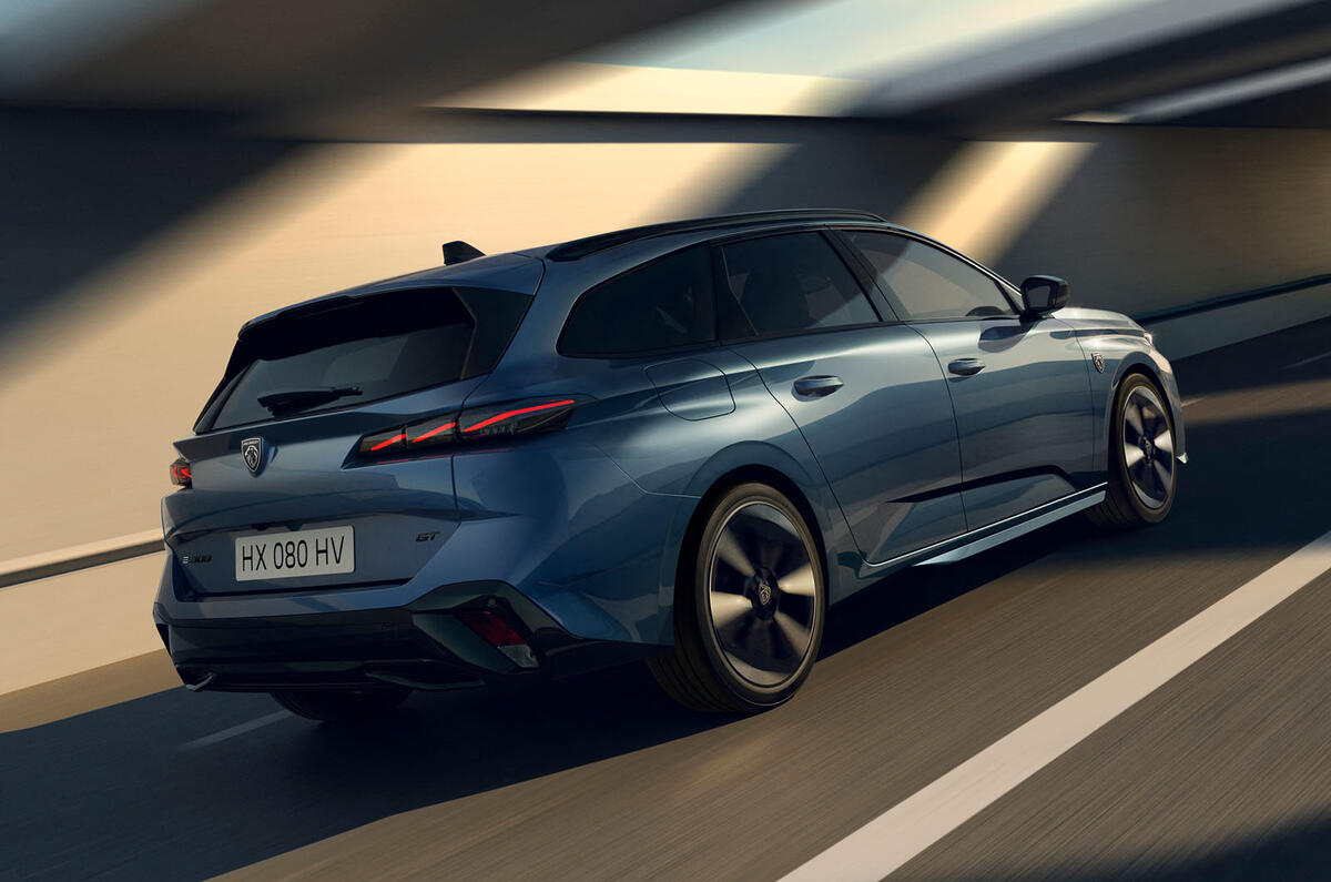 Peugeot 308 facelift SW rear quarter tracking Peugeot 308 facelift SW rear quarter tracking