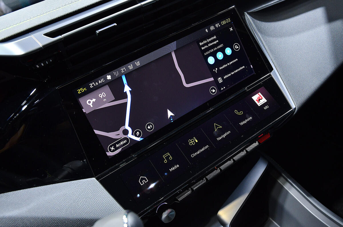 peugeot 408 paris motor show 06 hud peugeot 408 paris motor show 06 hud