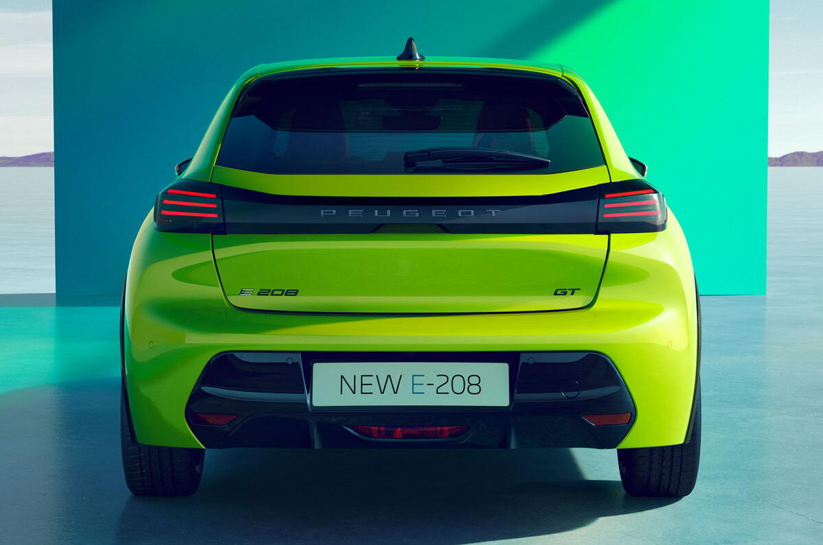 Peugeot e 208 2024 rear Peugeot e 208 2024 rear