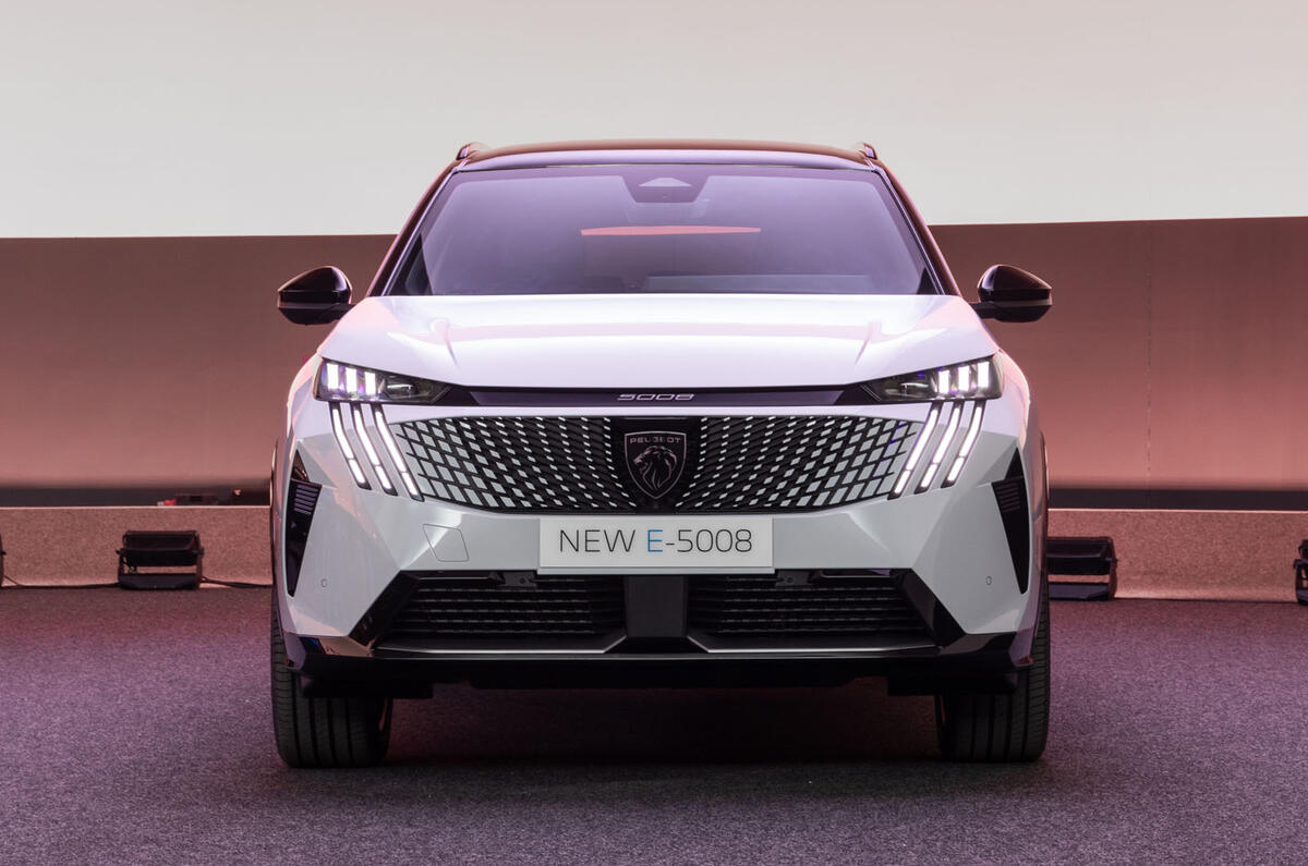 Peugeot e 5008 front Peugeot e 5008 front