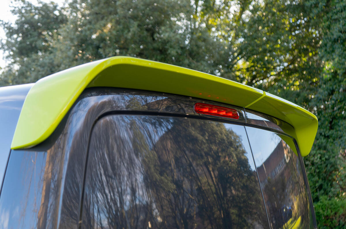 Peugeot Expert Sport rear spoiler Peugeot Expert Sport rear spoiler