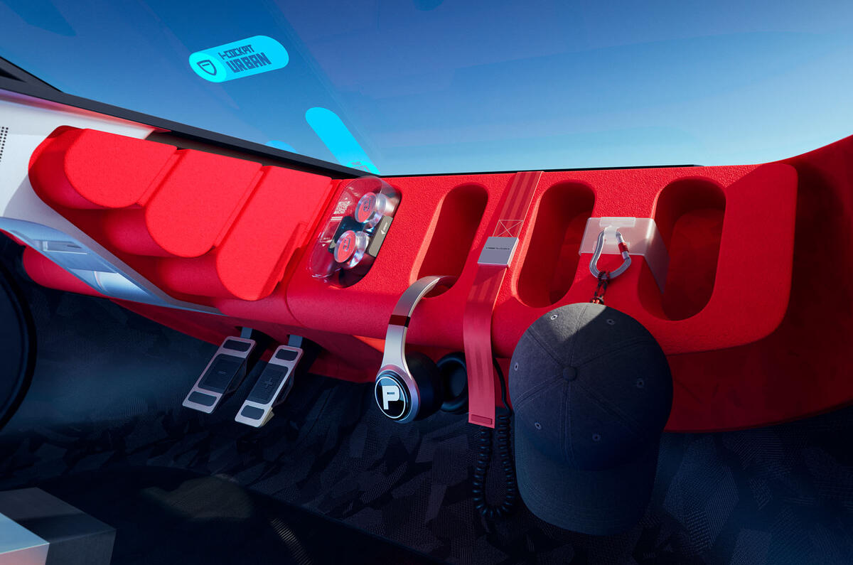 Peugeot Polygon concept dashboard storage
