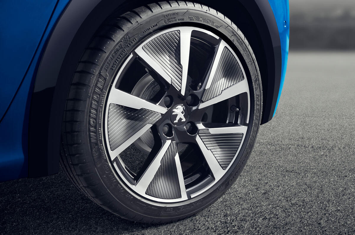 New Peugeot 208 revealed