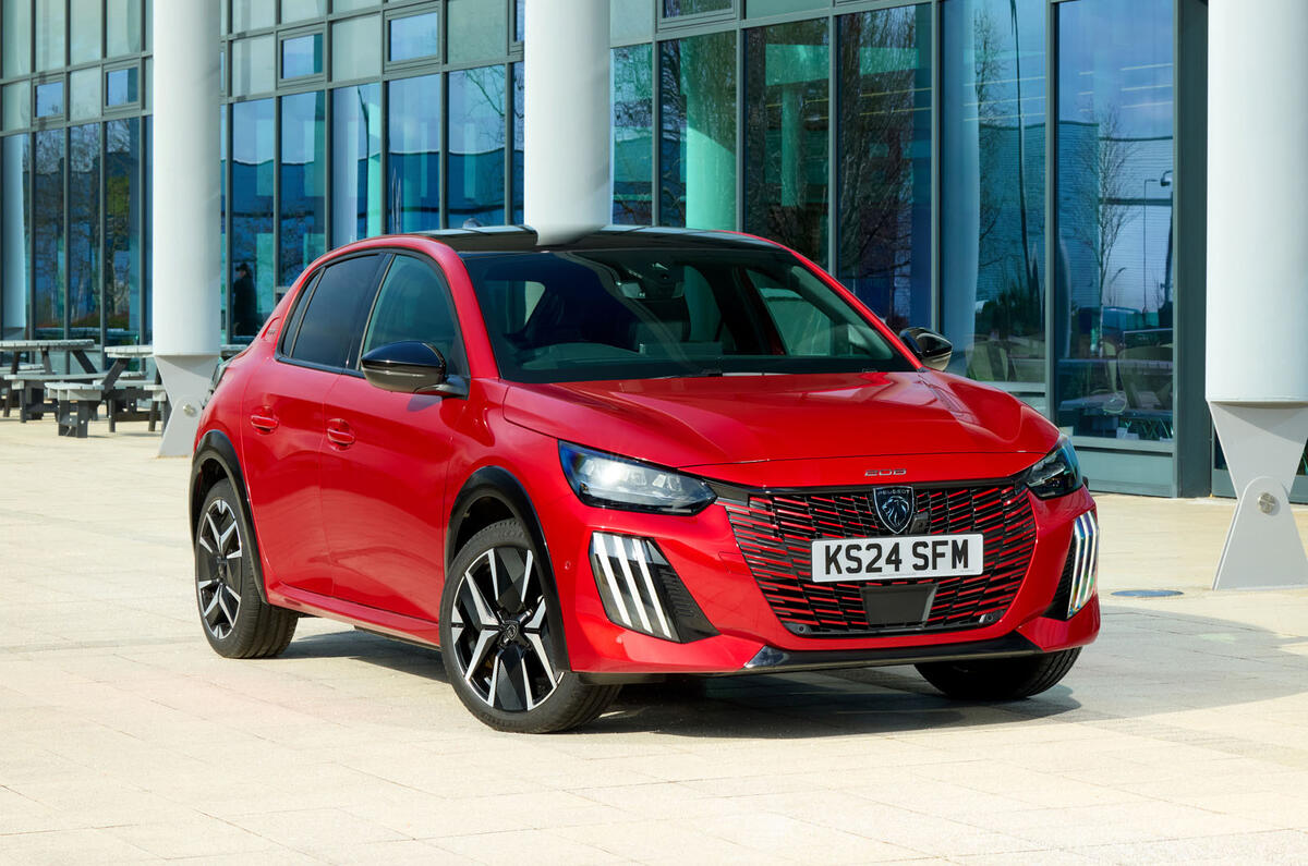 PEUGEOT 208 HYBRID UK EXT 11