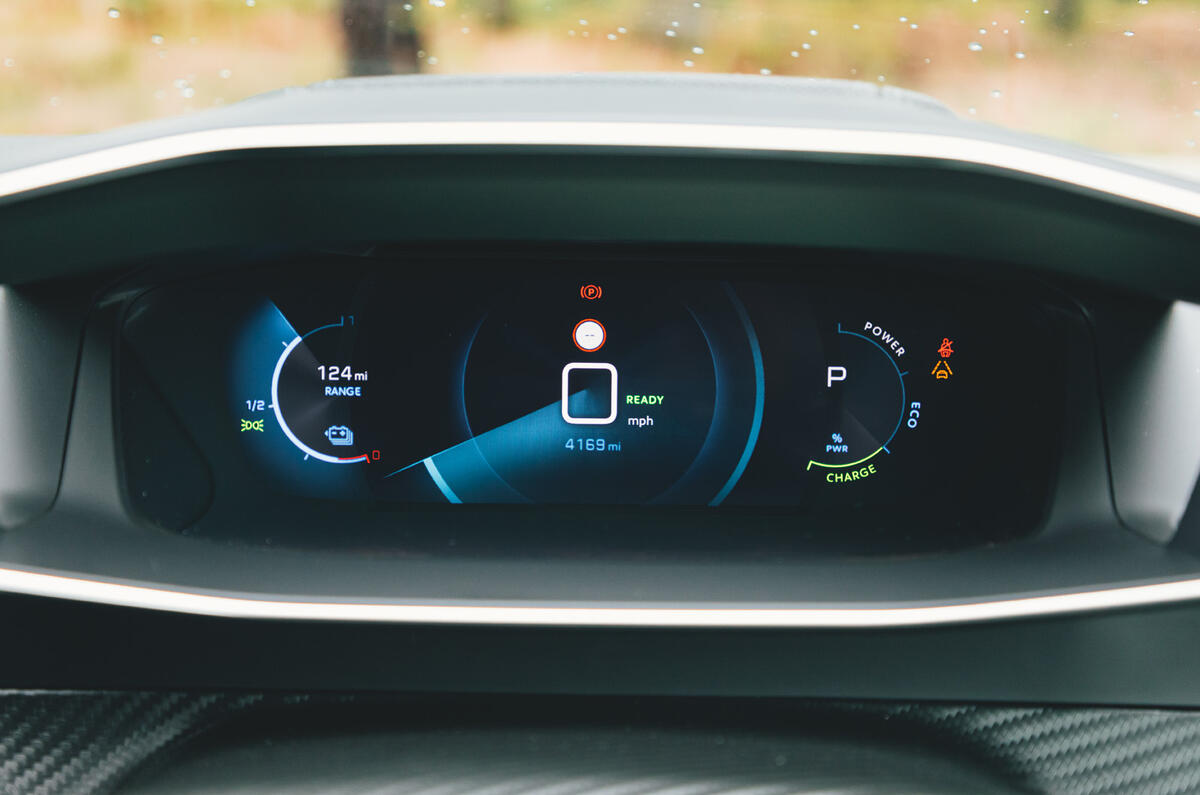 Britain's Best Car Awards 2020 - Peugeot e-208 - instruments