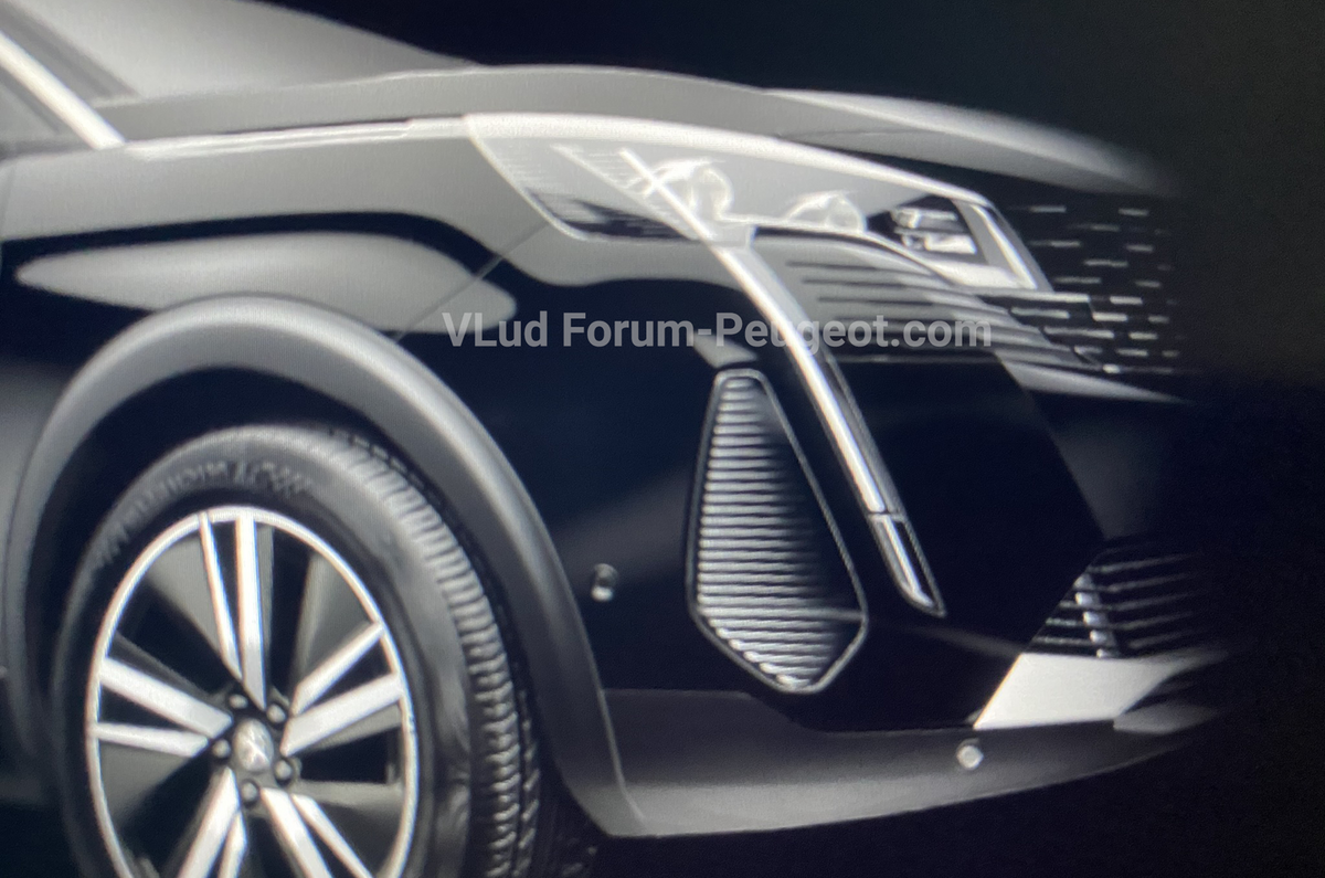 Peugeot 3008 facelift leaked images light Peugeot 3008 facelift leaked images light