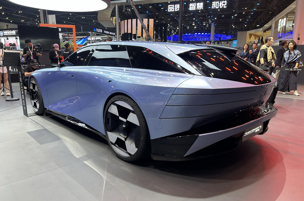 Peugeot Concept 6 estate rear