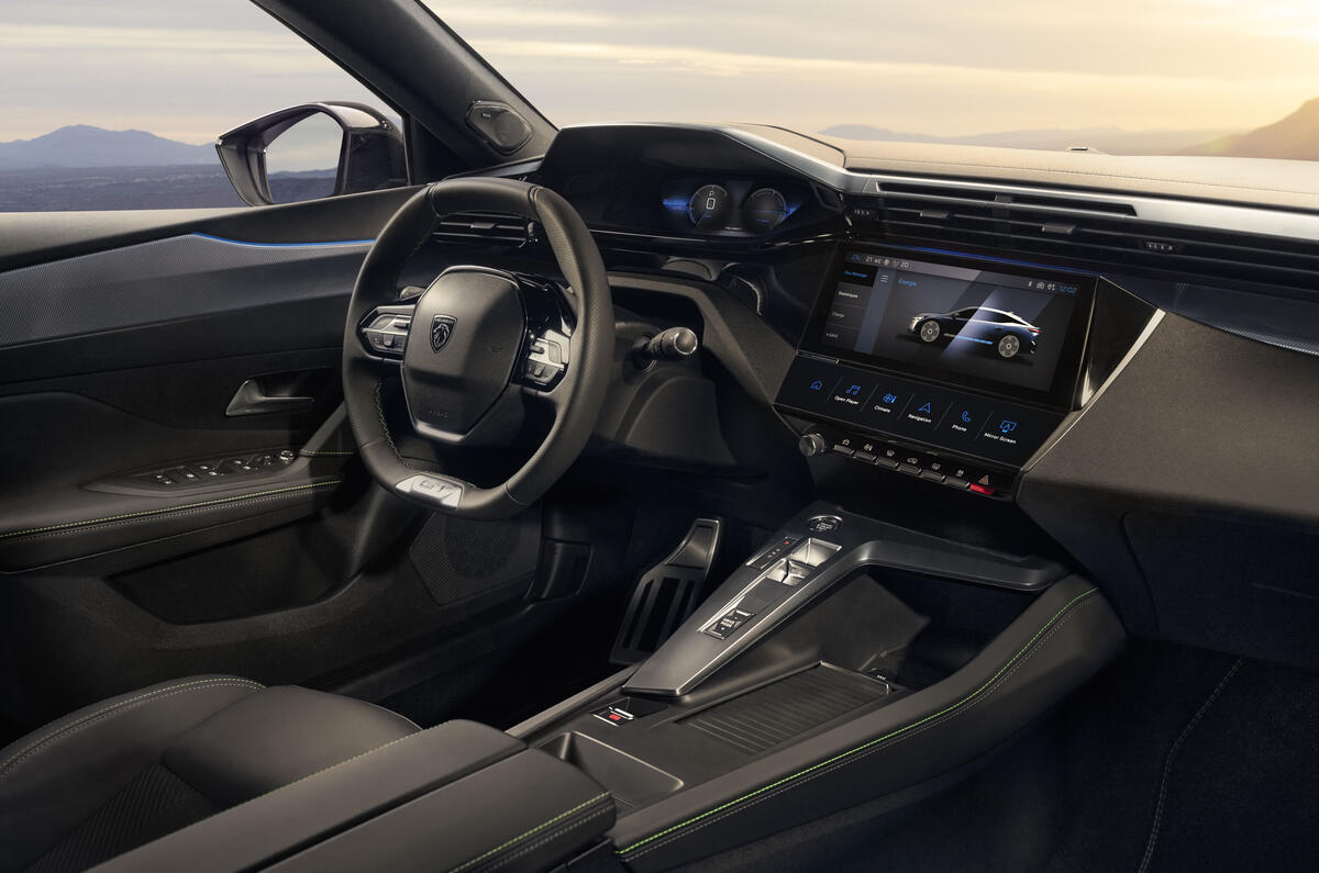 PEUGEOT E408 2405CV 300 PEUGEOT E408 2405CV 300