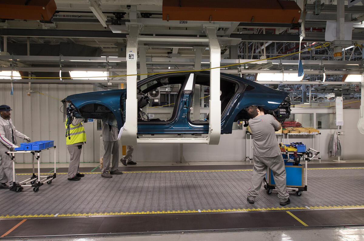 Peugeot Factory 2018 319