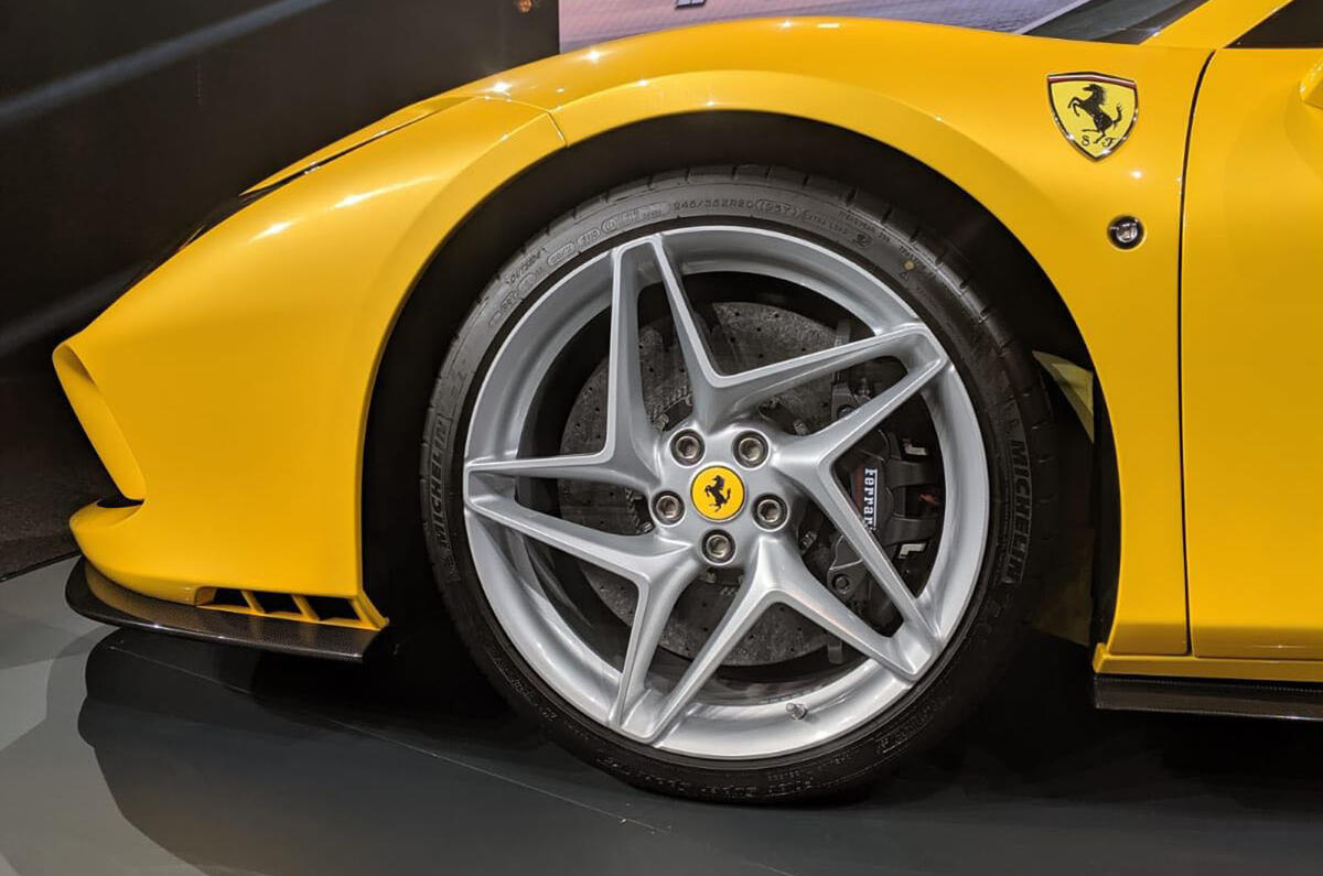 2020 Ferrari F8 Spider reveal - wheel
