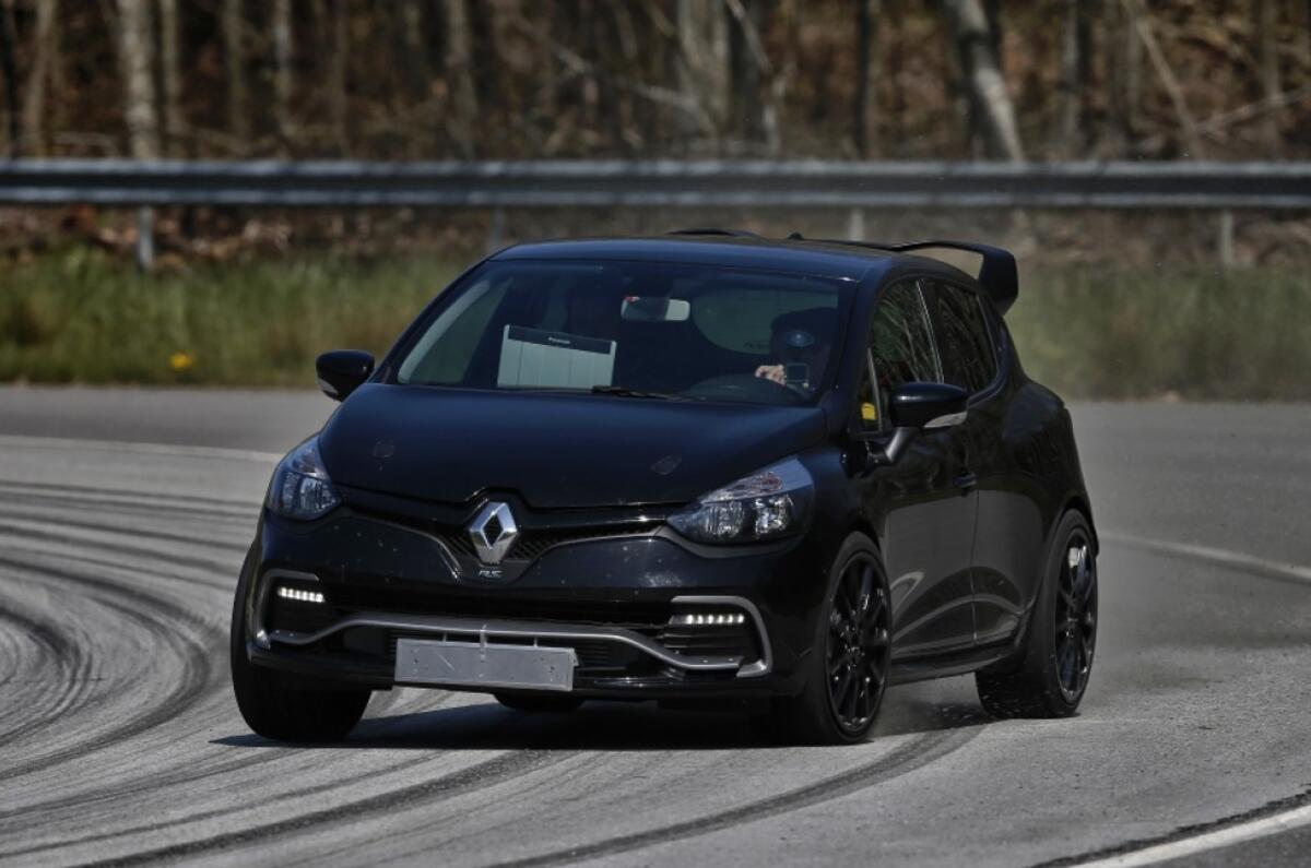 Renault Clio Renault Sport KZ 01 leaked picture side