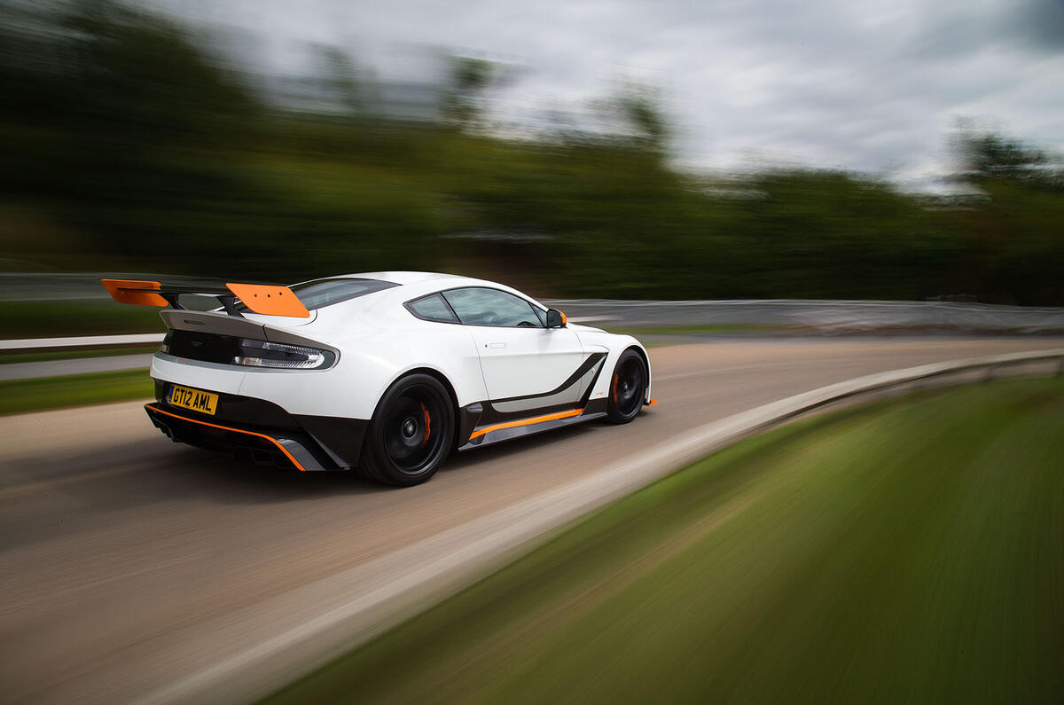 Aston Martin Vantage GT12