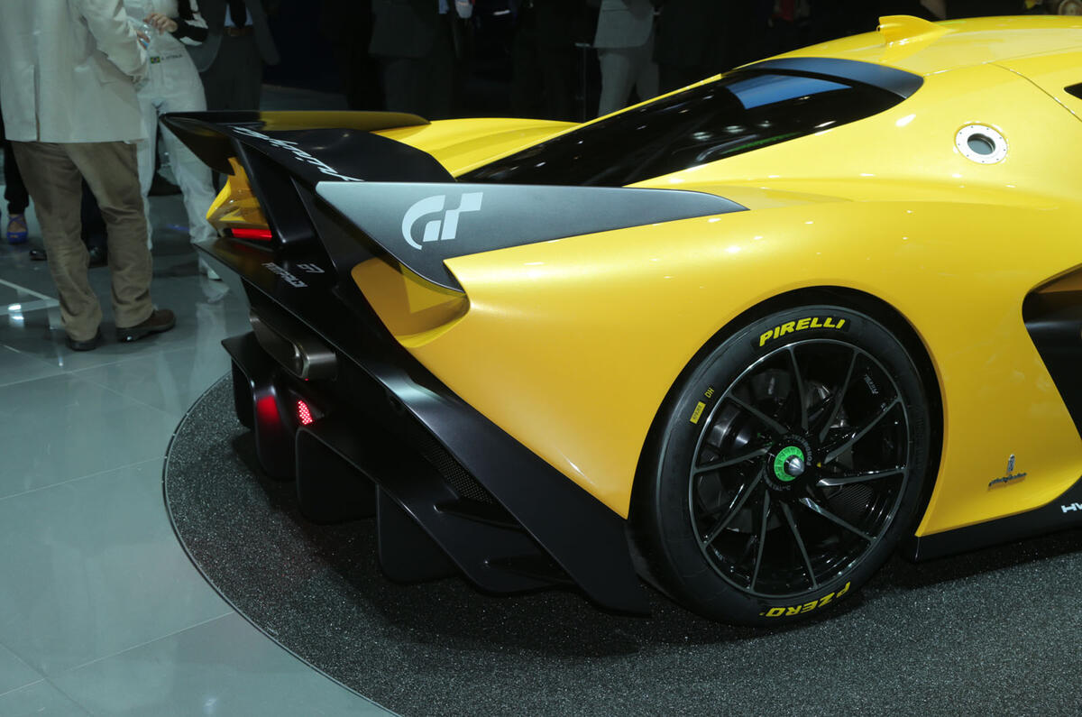 Pininfarina Fittipaldi EF7