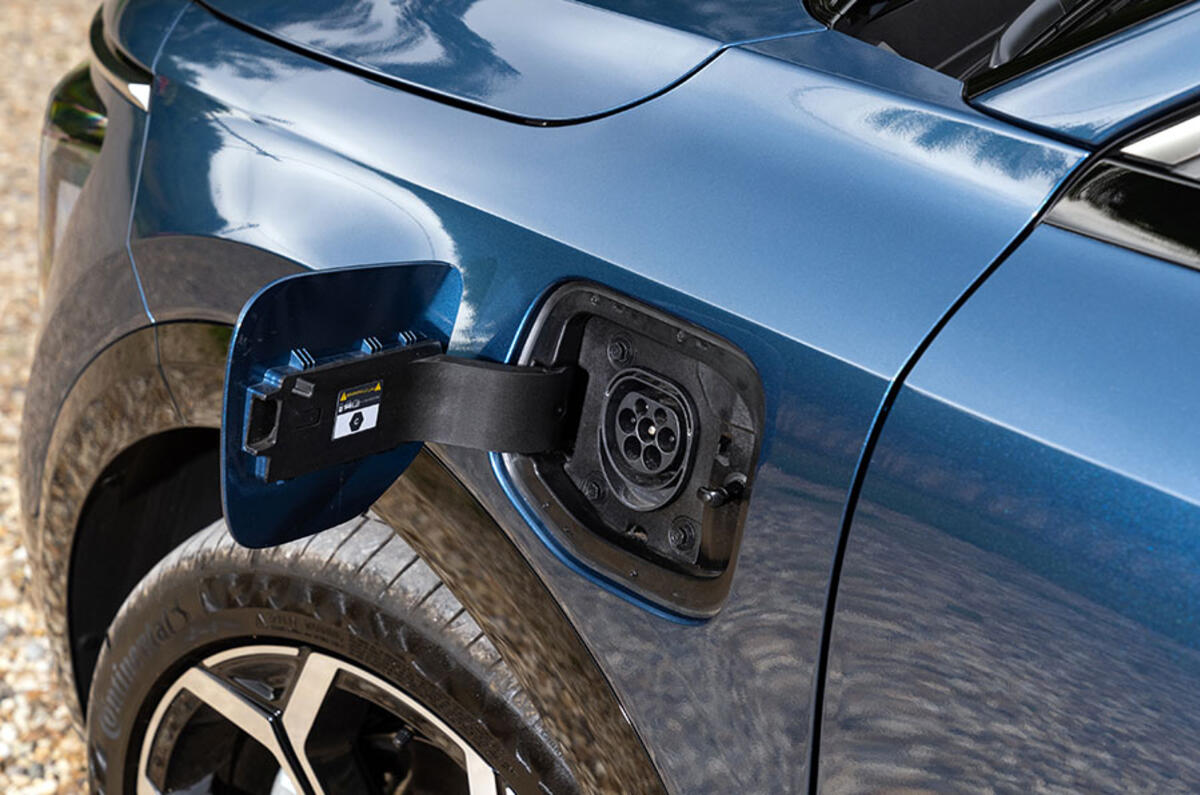 Battery running low? Top-up your Kia Niro Plug-In Hybrid at your closest public charger