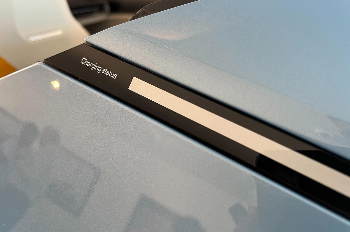 Polestar O2 charging bar Polestar O2 charging bar