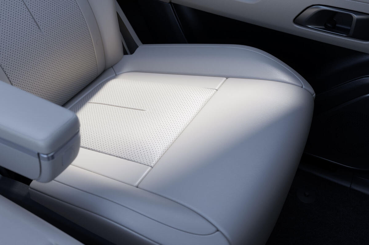 Polestones 01 2023 seat base