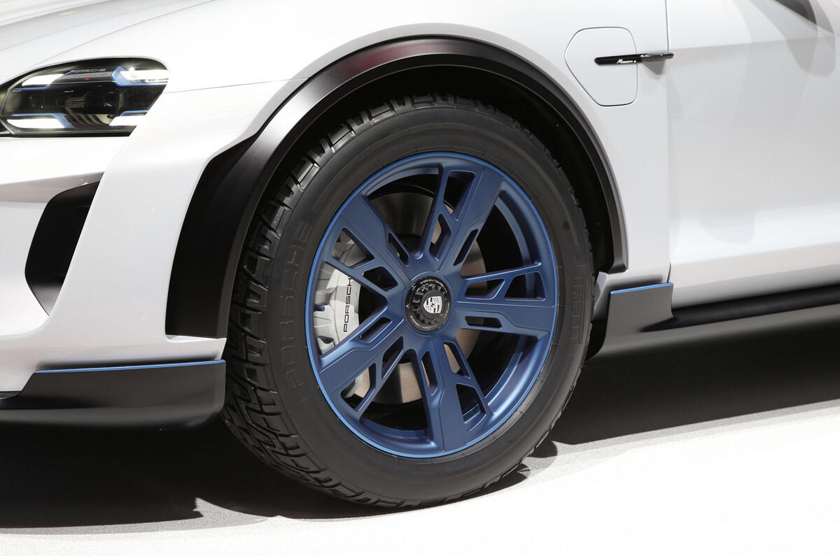 Porsche Mission E Cross Turismo previews 2021 production crossover