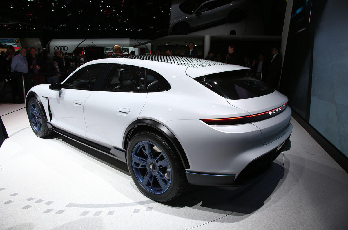 Porsche Mission E Cross Turismo previews 2021 production crossover