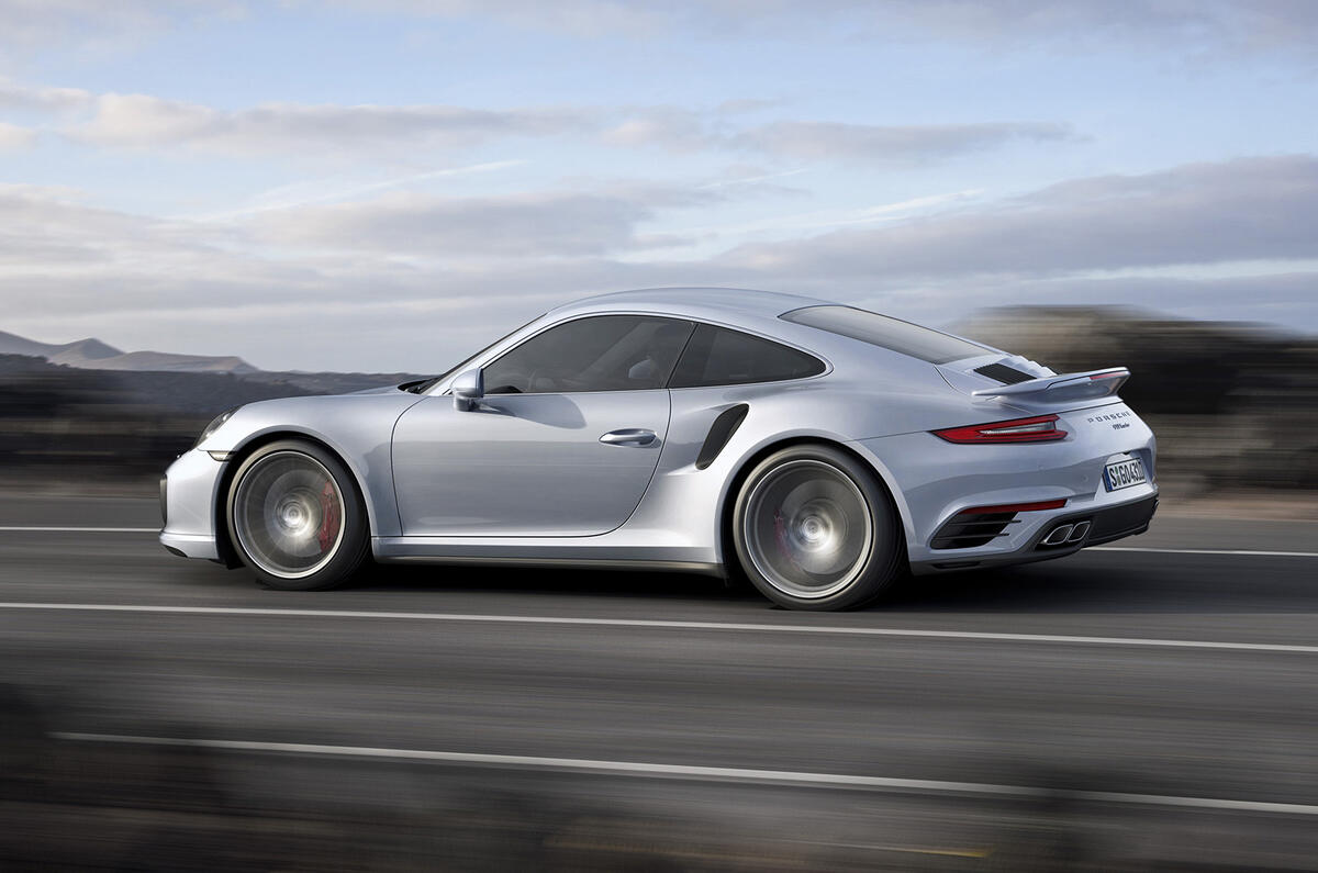 Facelifted Porsche 911 Turbo and Turbo S