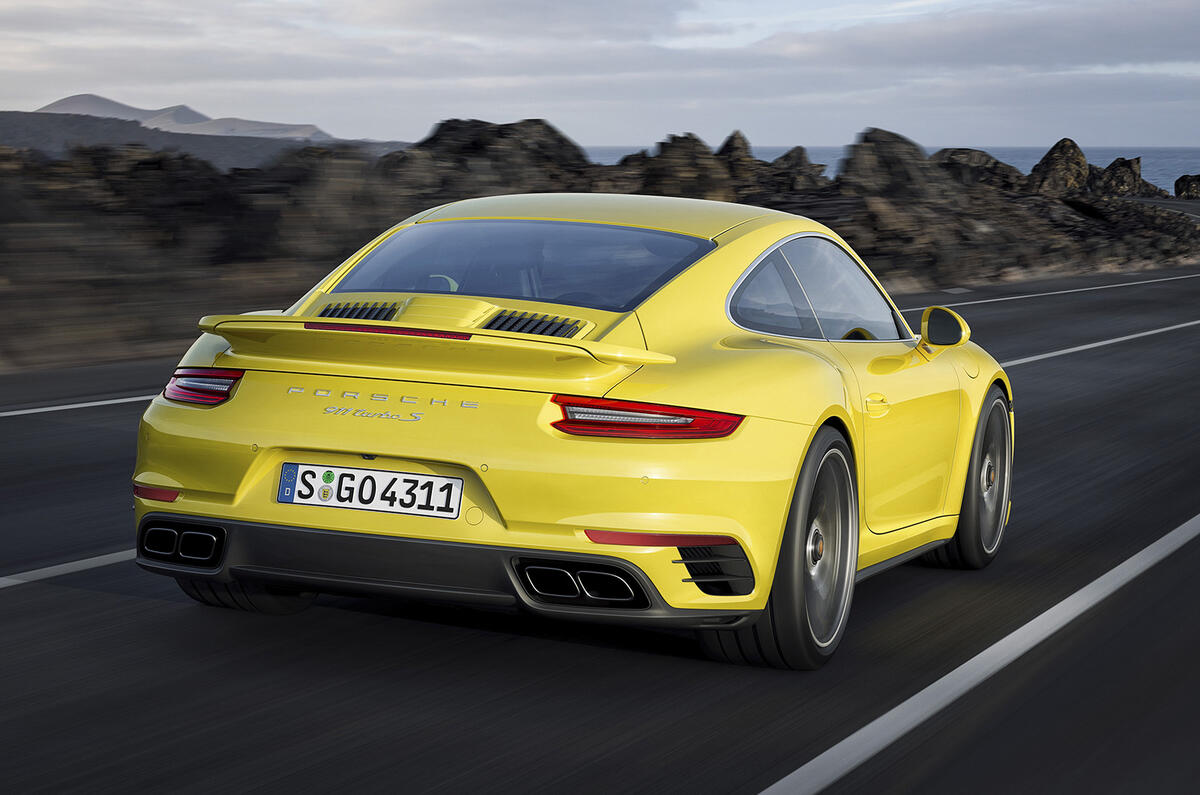Facelifted Porsche 911 Turbo and Turbo S