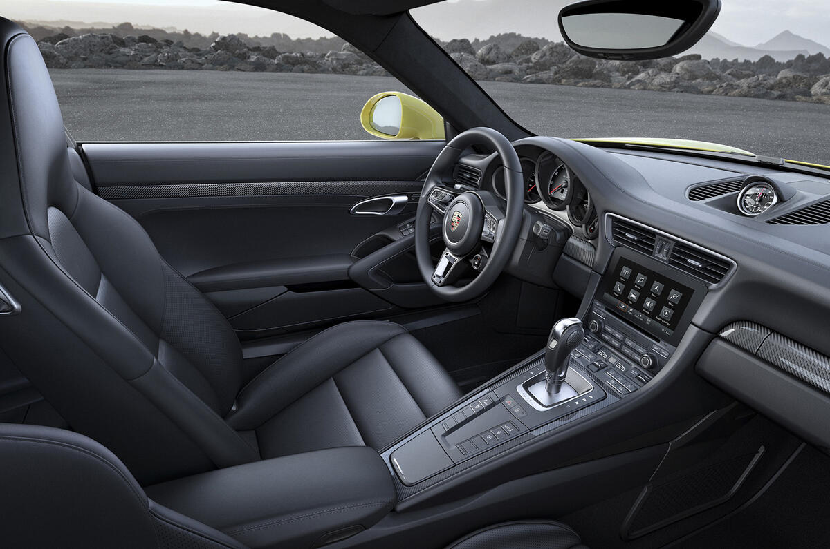 Facelifted Porsche 911 Turbo and Turbo S
