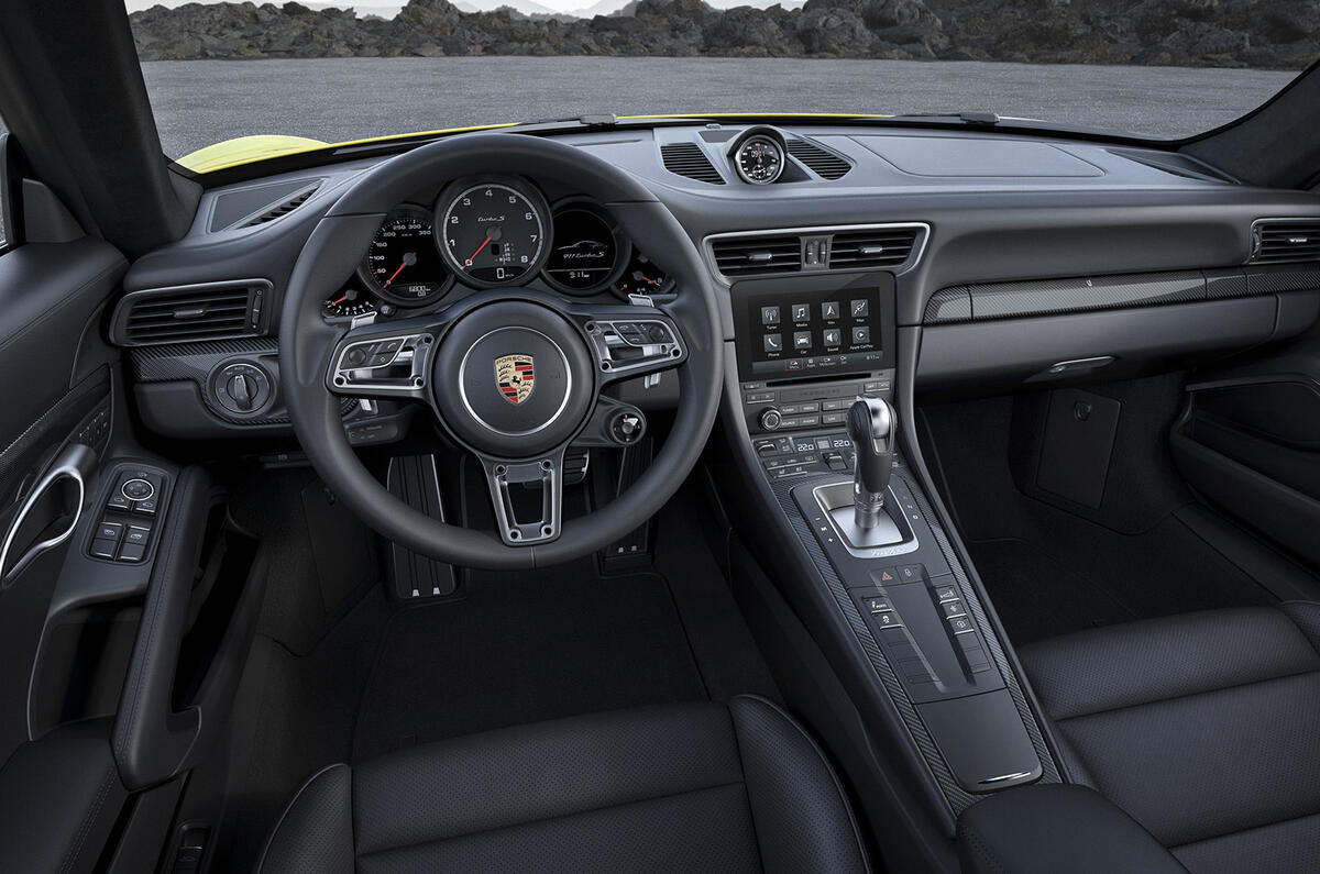 Facelifted Porsche 911 Turbo and Turbo S