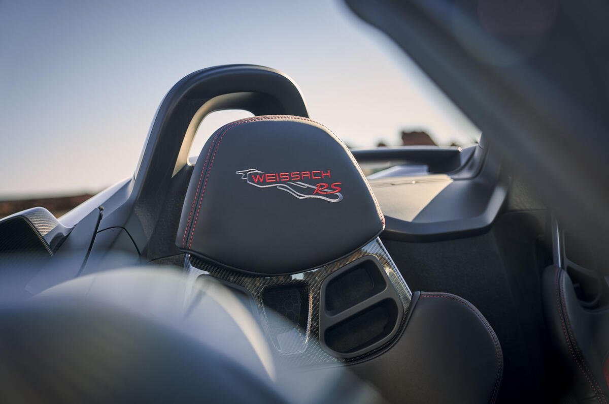 Porsche 718 Spyder GT4 RS 2023 seat detail Porsche 718 Spyder GT4 RS 2023 seat detail