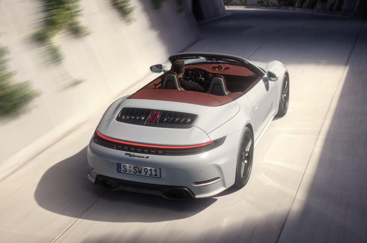 Porsche 911 Carrera S facelift convertible rear tracking Porsche 911 Carrera S facelift convertible rear tracking