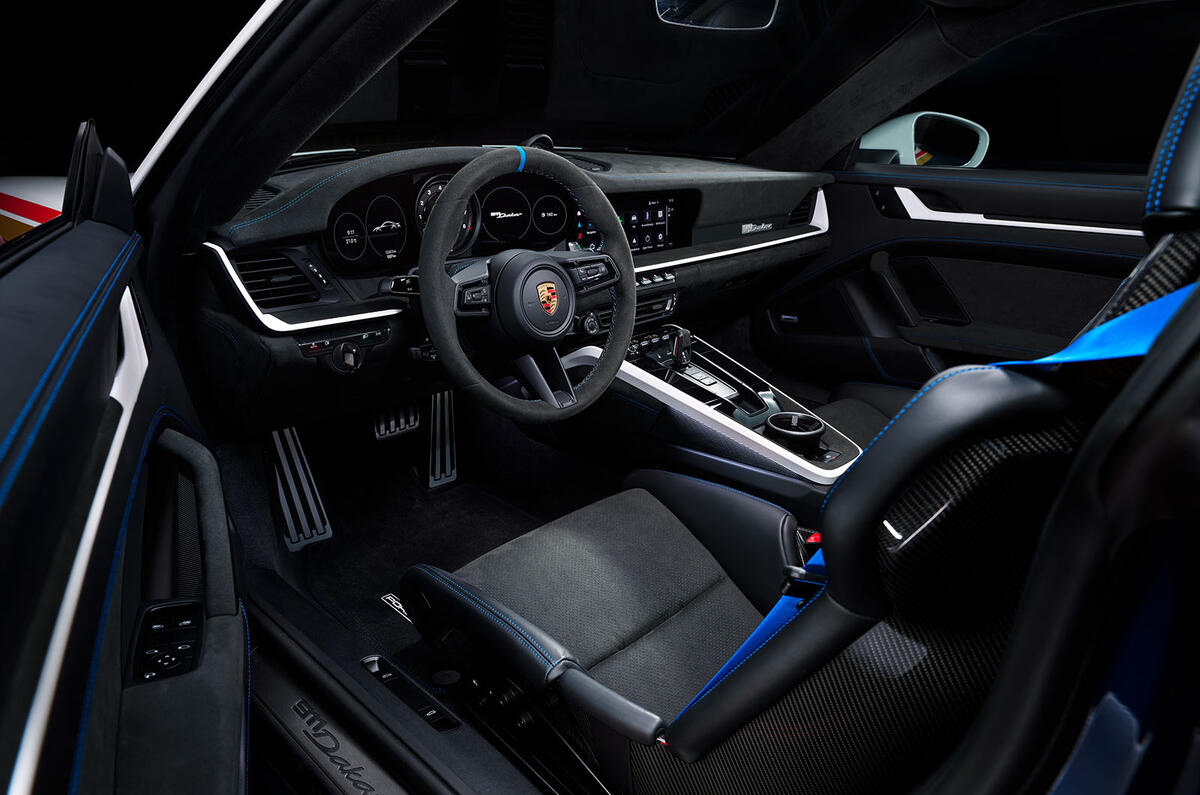Porsche 911 Dakar interior Porsche 911 Dakar interior
