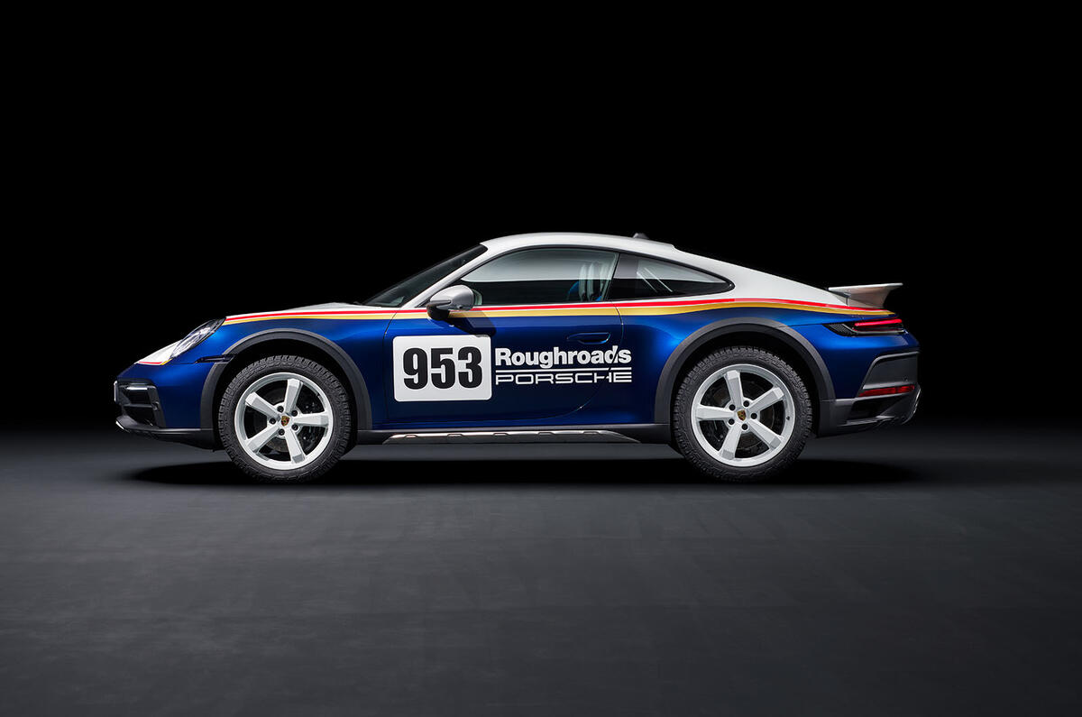 Porsche 911 Dakar side Porsche 911 Dakar side