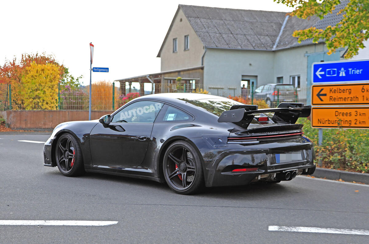 2020 Porsche 911 GT3 spies production body spoiler