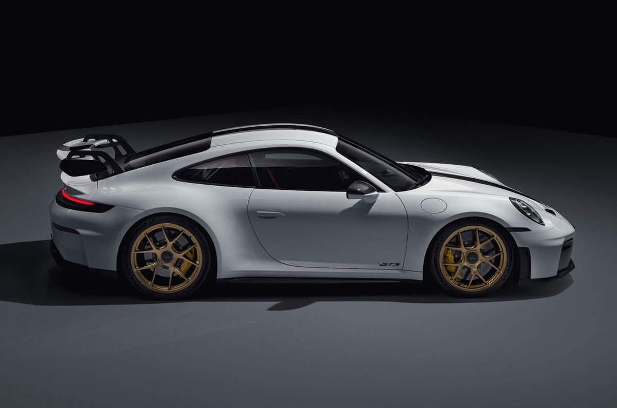 Porsche 911 GT3 2025 side Porsche 911 GT3 2025 side