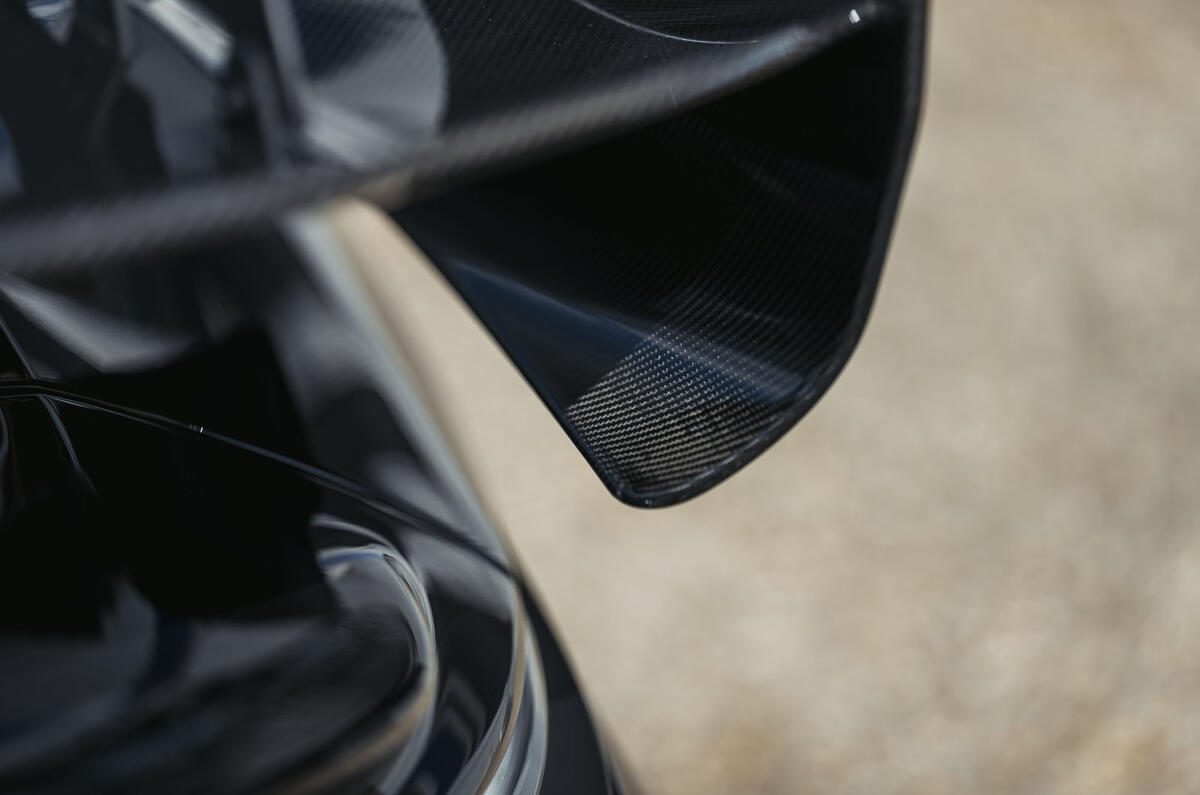 Porsche 911 GT3 Manthey review 2026045