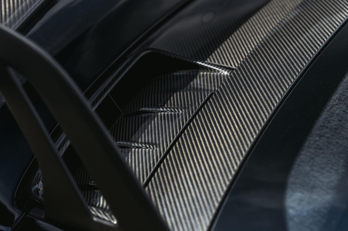 Porsche 911 GT3 Manthey review 2026048