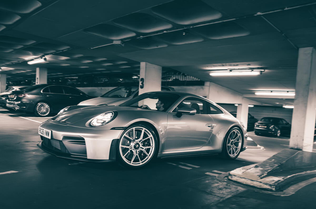 porsche 911 gt3 touring lt 2026 a 3