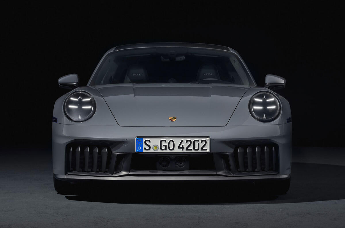 Porsche 911 GTS hybrid front