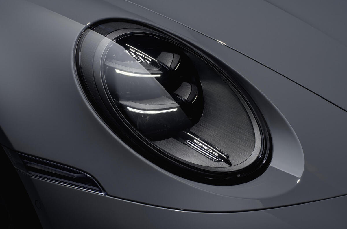 Porsche 911 GTS hybrid headlight