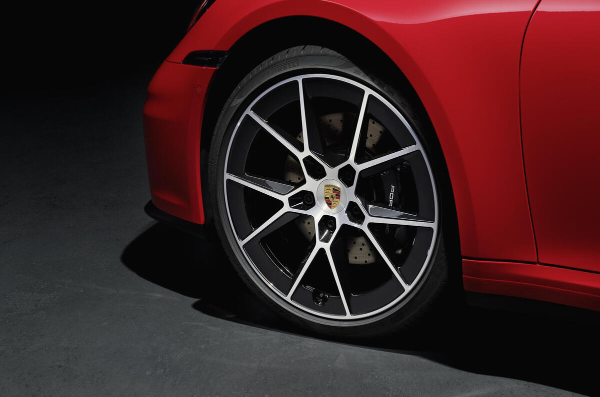 Porsche 911 hybrid convertible wheel