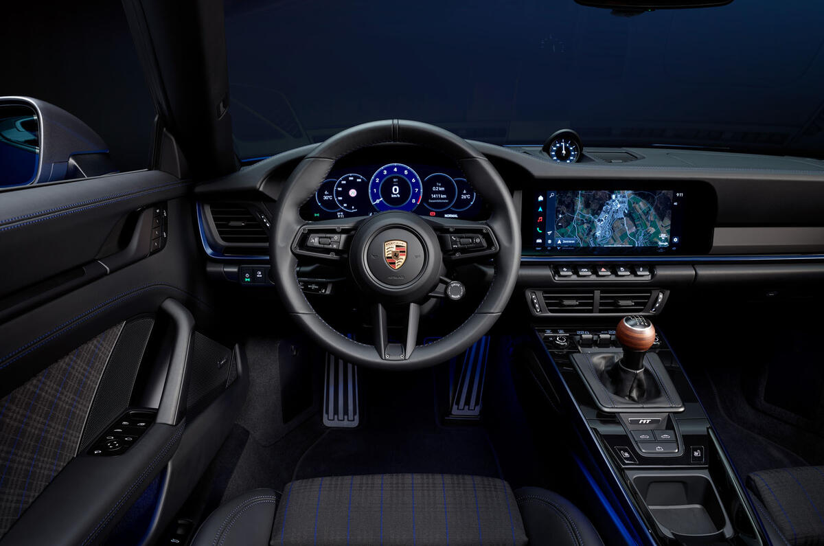 Porsche 911 T convertible dashboard