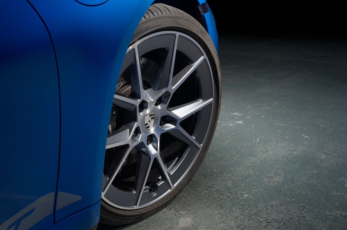 Porsche 911 T convertible wheel detail