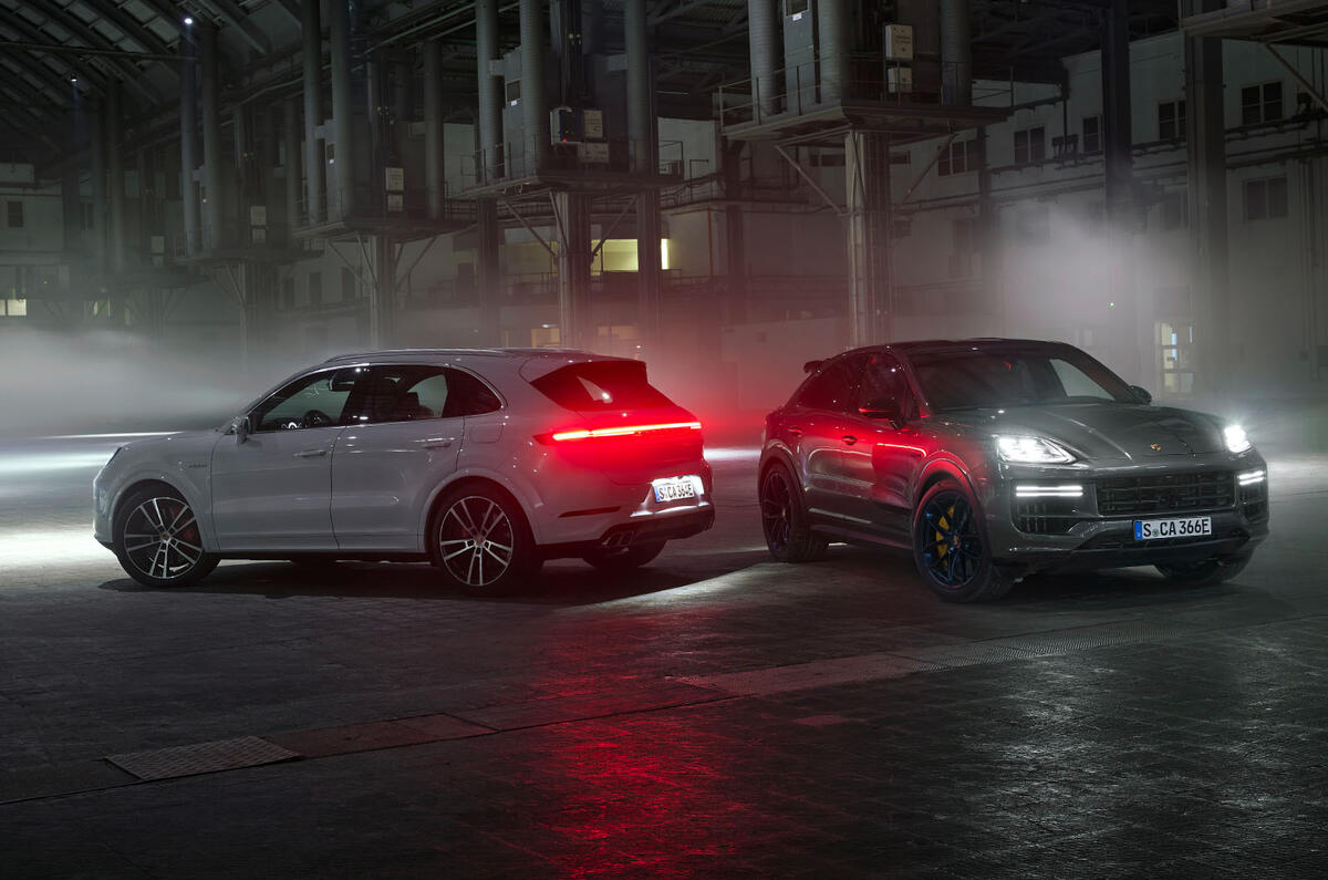 porsche cayenne 2023 06 coupe twin static