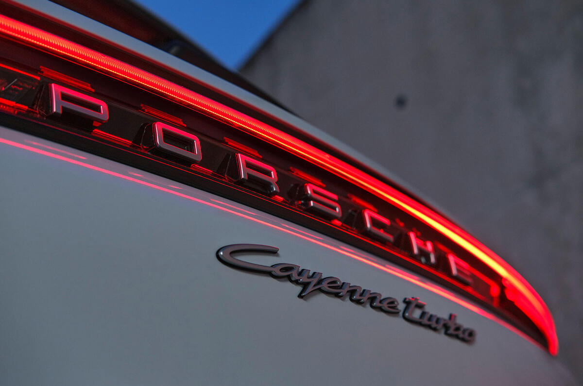 porsche cayenne 2023 11 badge detail
