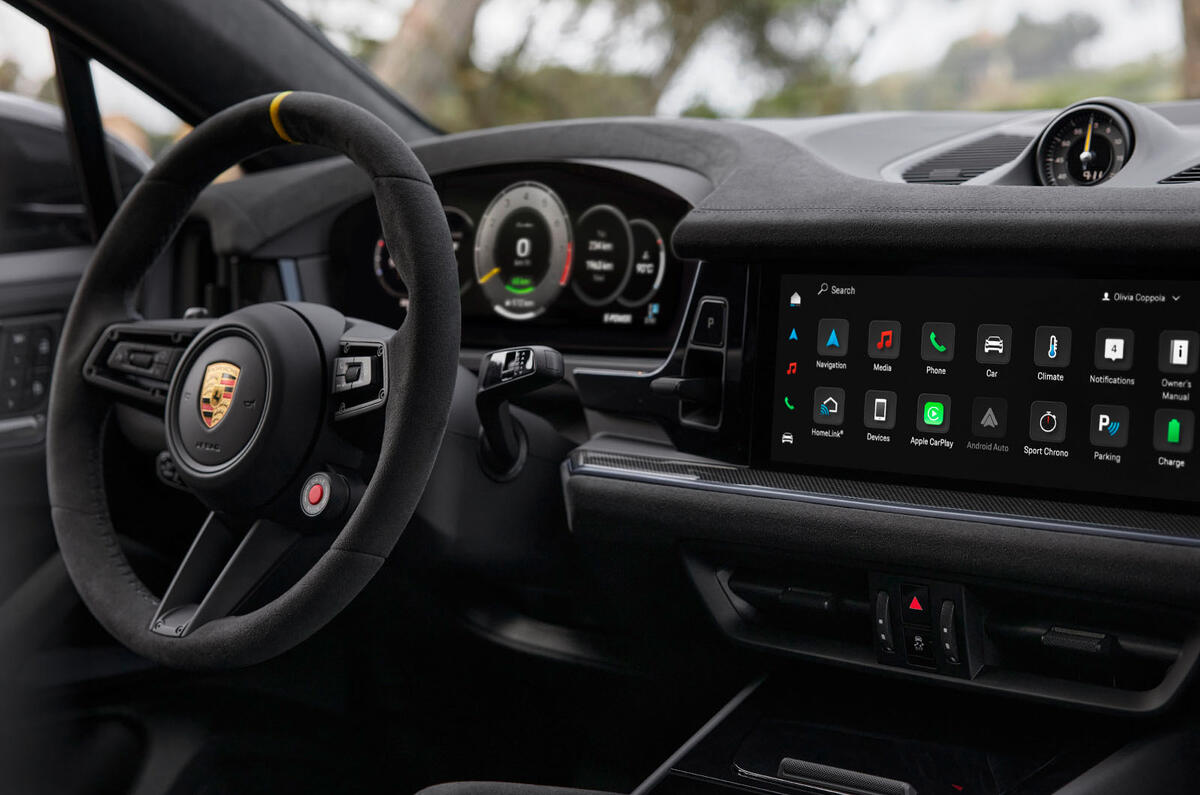 porsche cayenne 2023 12 interior