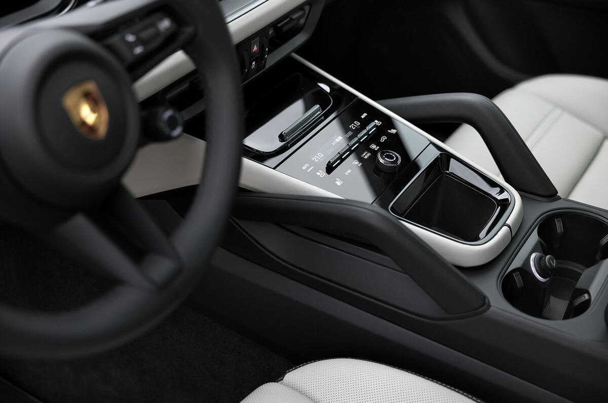 Porsche Cayenne centre console Porsche Cayenne centre console