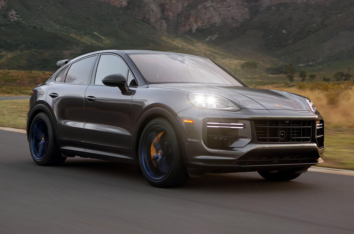 Porsche Cayenne coupe front three quarter right Porsche Cayenne coupe front three quarter right
