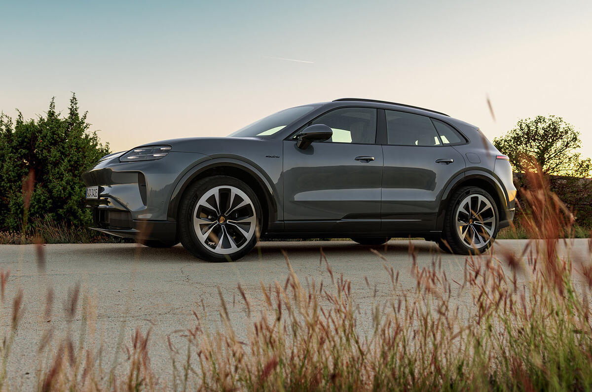 Porsche Cayenne Electric 2025 032