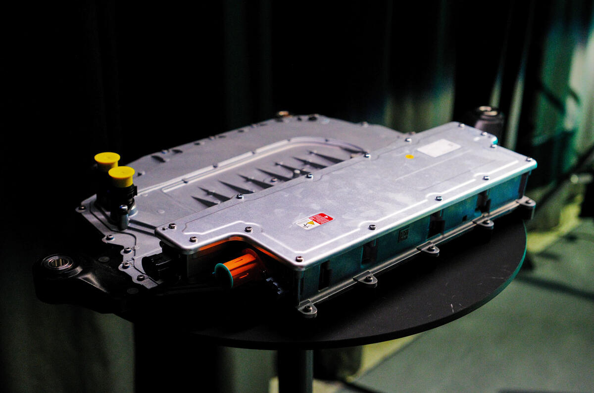 Porsche Cayenne inductive charging hardware Porsche Cayenne inductive charging hardware