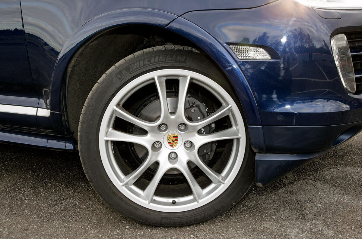 Porsche Cayenne S front wheels Porsche Cayenne S front wheels