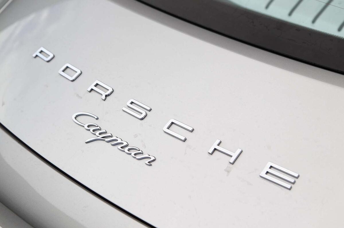 Porsche Cayman S 2014 badge