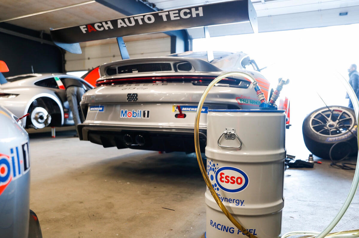 Porsche Mobil 1 supercup e fuel